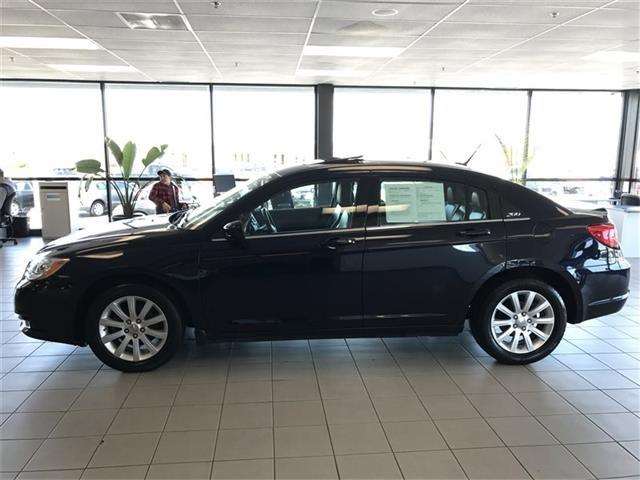 2012 Chrysler 200 Touring 4dr Sedan